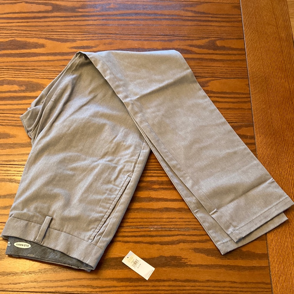 NWT Men’s athletic taper pants